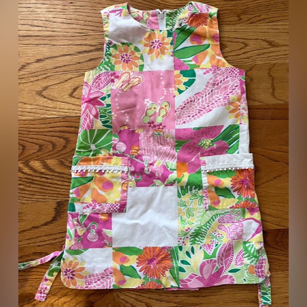 Lilly Pulitzer girl’s shift dress (5) with front pockets and beach theme print